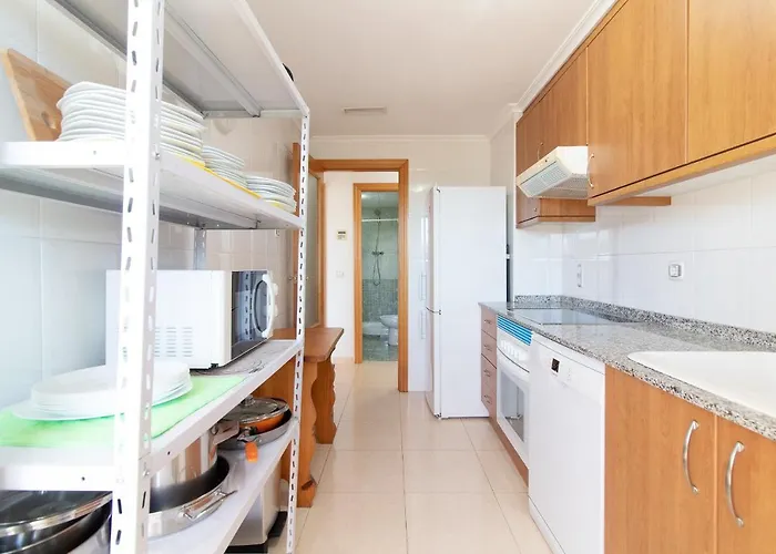 Global Properties, Apartamento De 3 Dormitorios Y Terraza En La Playa De Canet