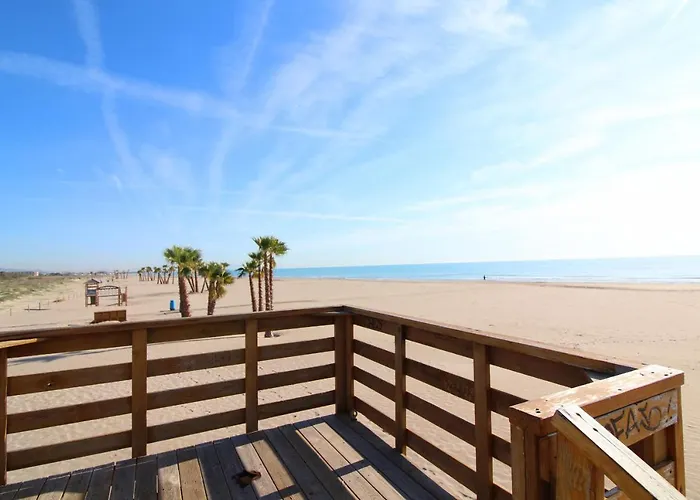 Global Properties, Apartamento De 3 Dormitorios Y Terraza En La Playa De Canet